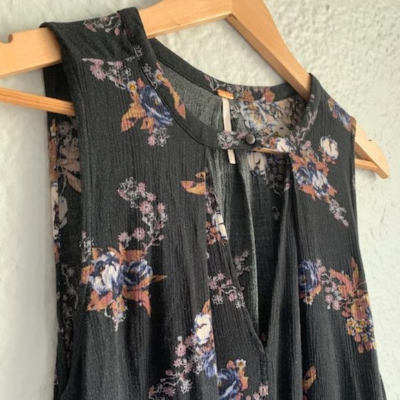 Dress - Picture 3 of 6